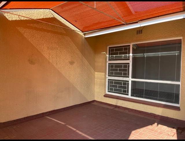 2 BEDROOM TOWNHOUSE FOR SALE IN VANDERBIJLPARK CW 3